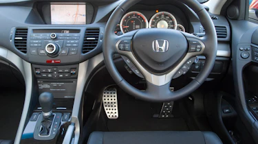 Honda Accord Tourer interior
