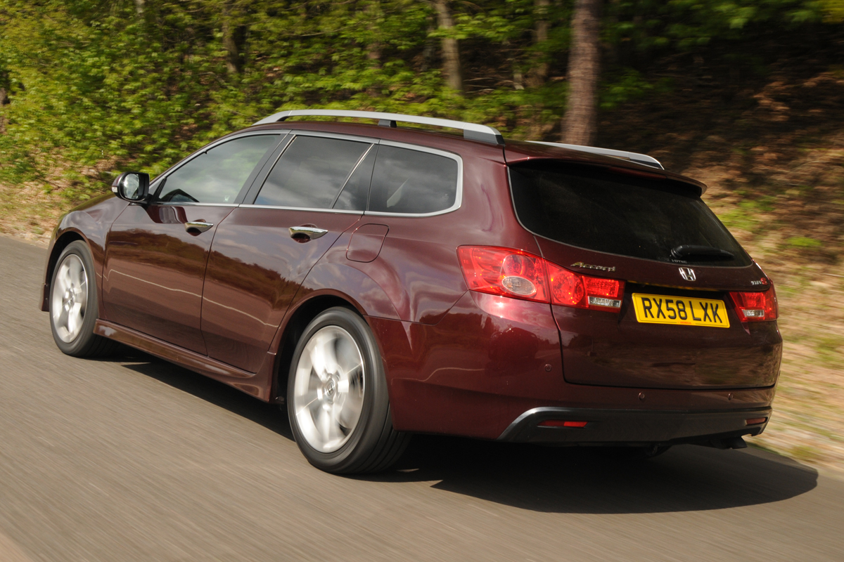 Honda Accord Tourer rear tracking