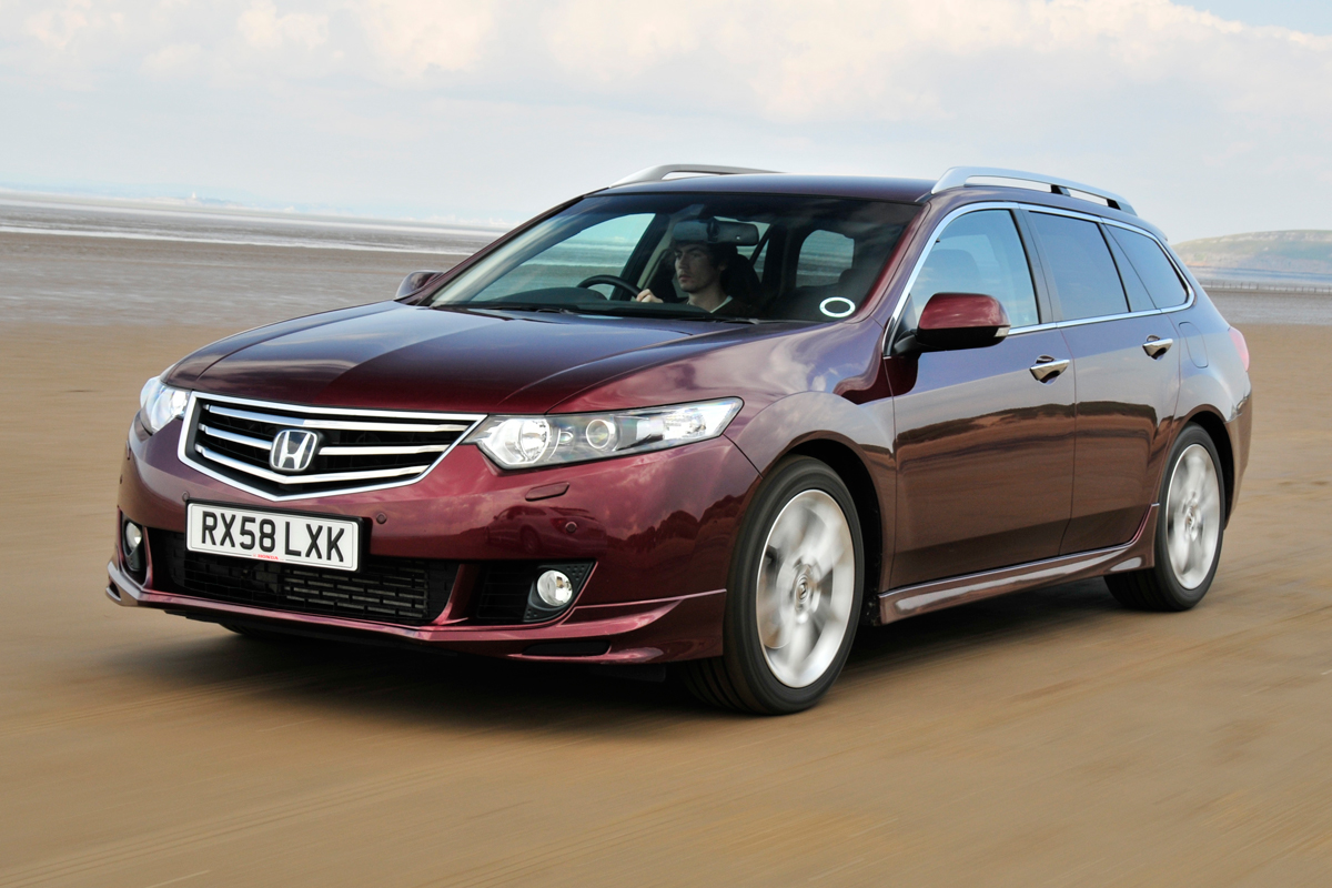Honda Accord Tourer front tracking