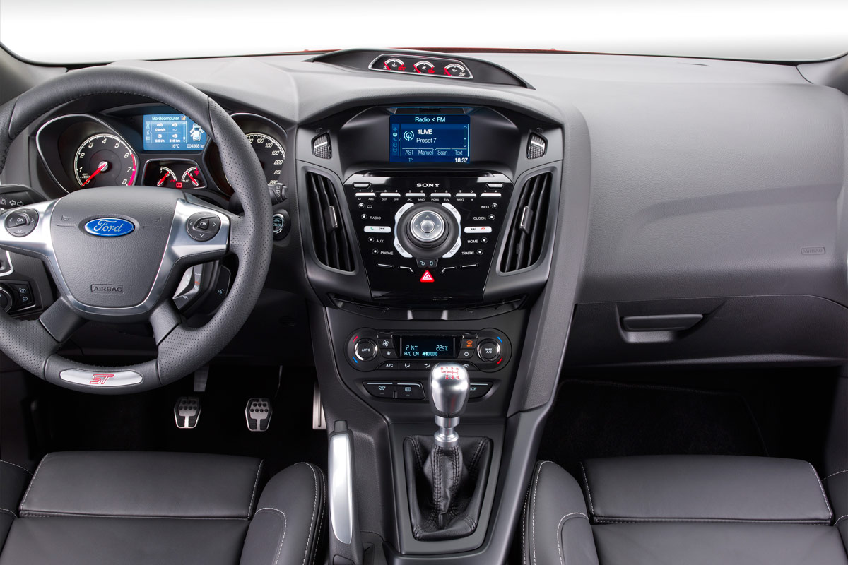 Ford Focus ST Estate interior