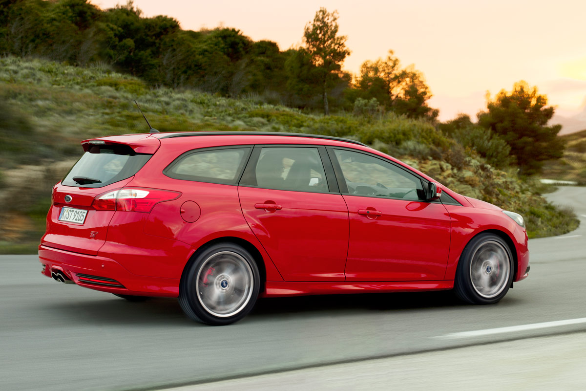 Ford Focus ST Estate rear