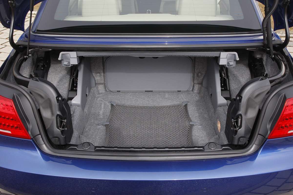 BMW 3 Series Convertible boot