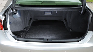 Lexus GS 250 boot
