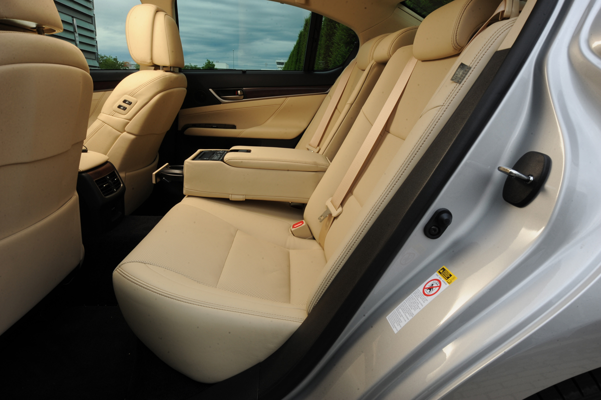 Lexus GS 250 back seats
