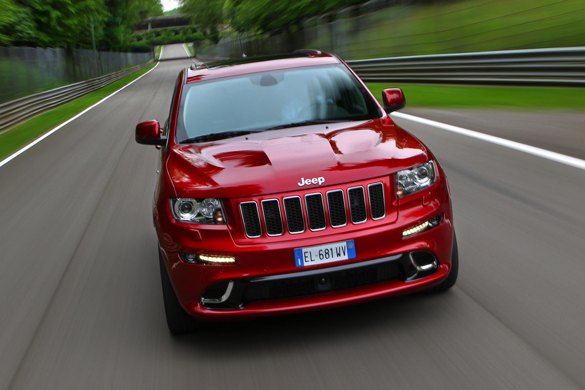 Jeep Grand Cherokee SRT front