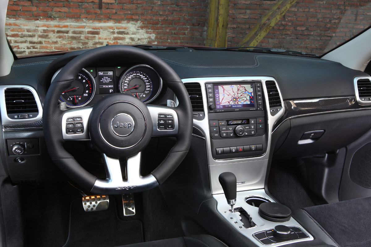 Jeep Grand Cherokee SRT  interior