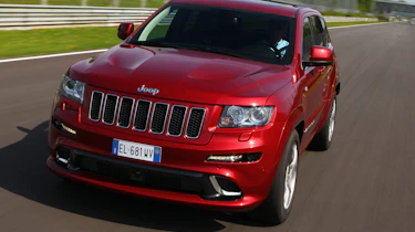 Jeep Grand Cherokee SRT front tracking