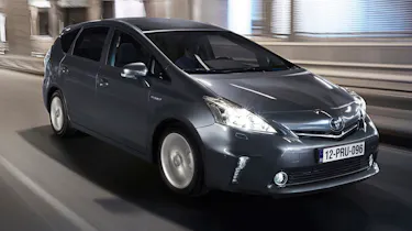 Toyota Prius+ front tracking