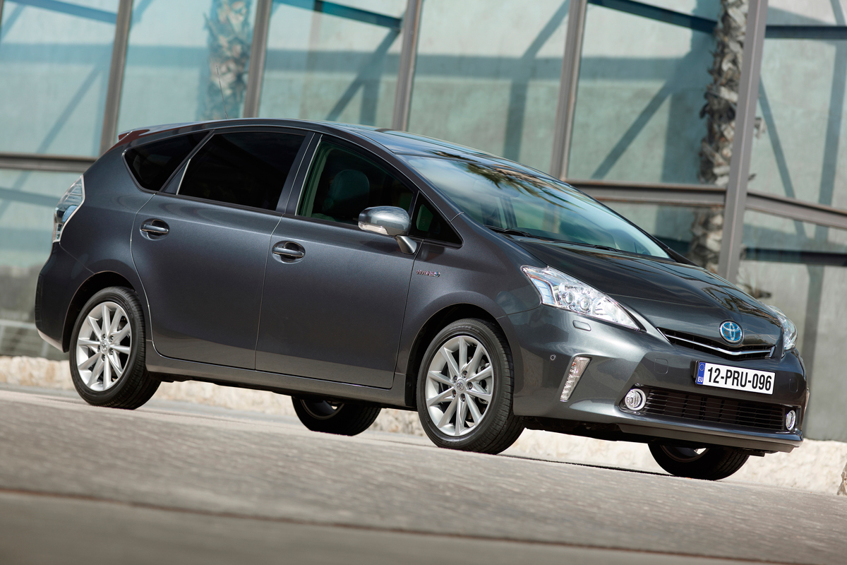 Toyota Prius+ side view