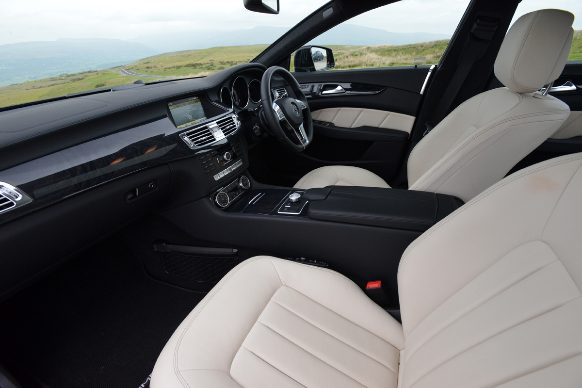 Mercedes CLS 350 CDI front interior