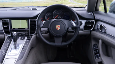 Porsche Panamera dash