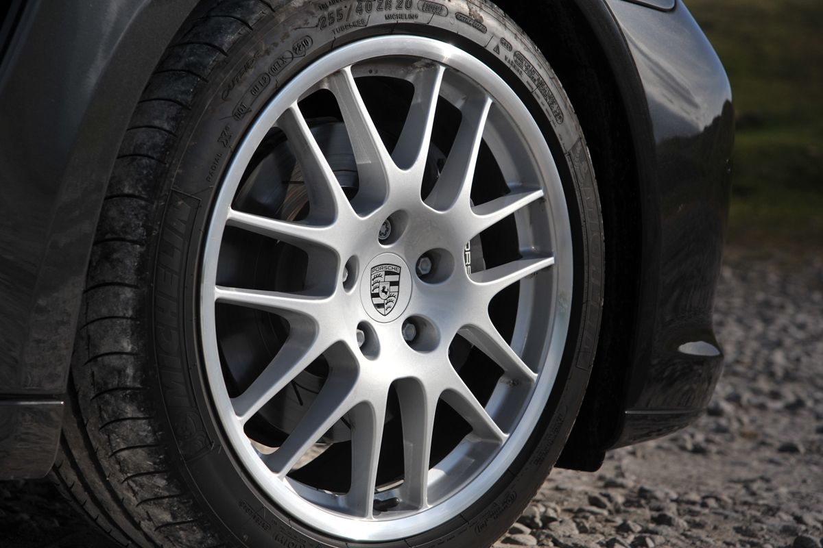Porsche Panamera wheel