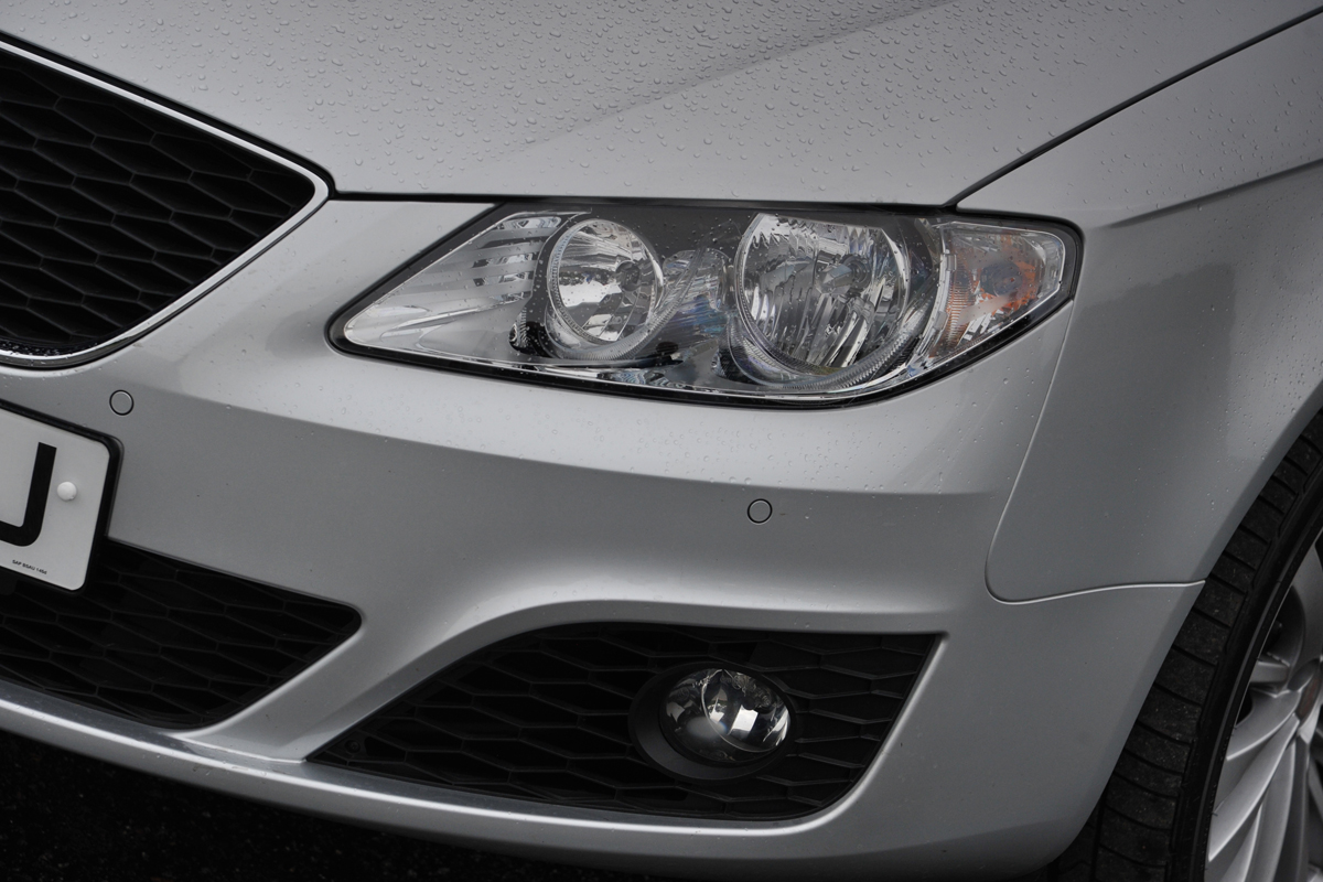 SEAT Exeo ST headlight
