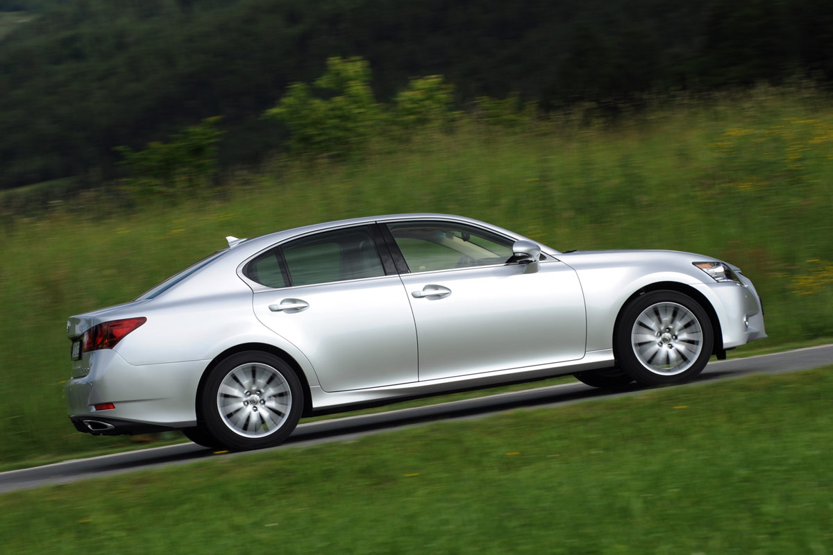 Lexus GS 250 profile