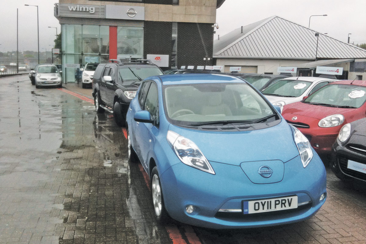 Nissan Leaf front static