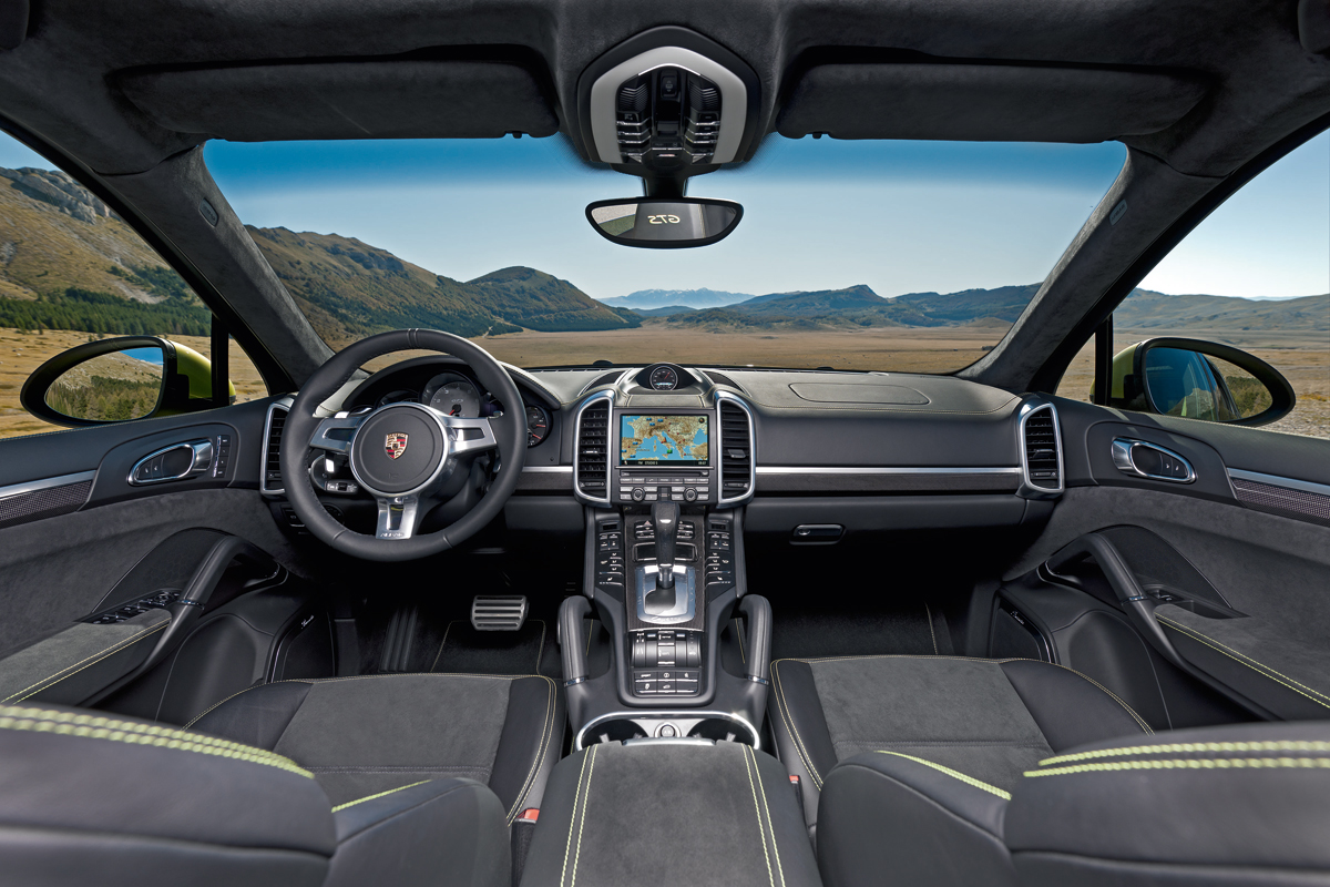 Porsche Cayenne GTS front interior