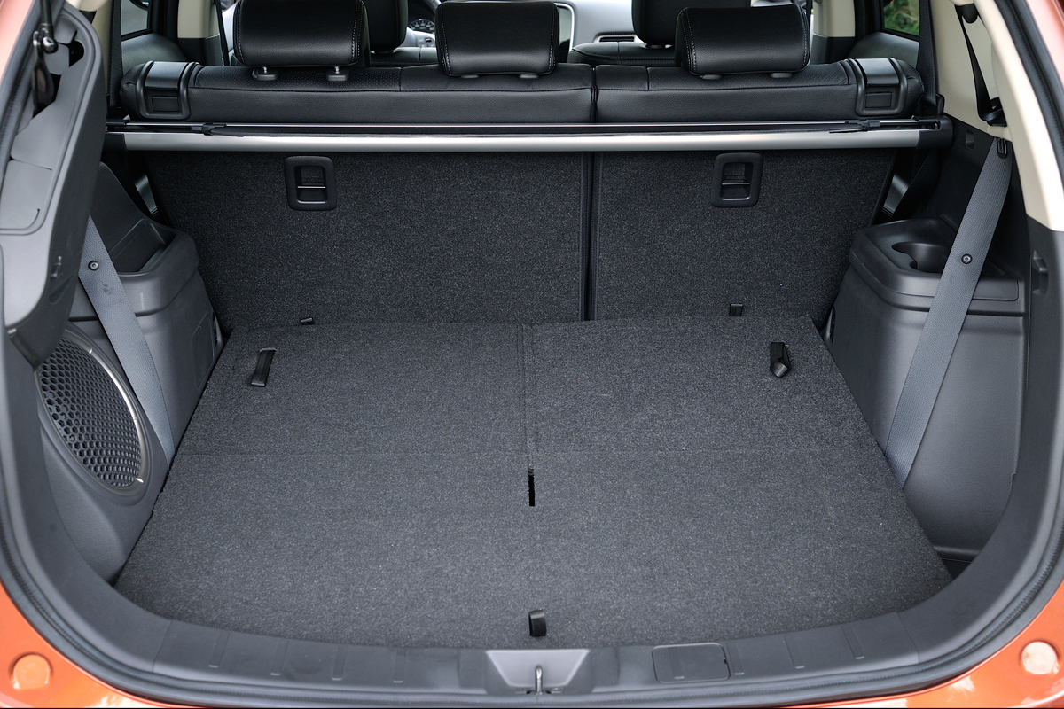 Mitsubishi Outlander boot