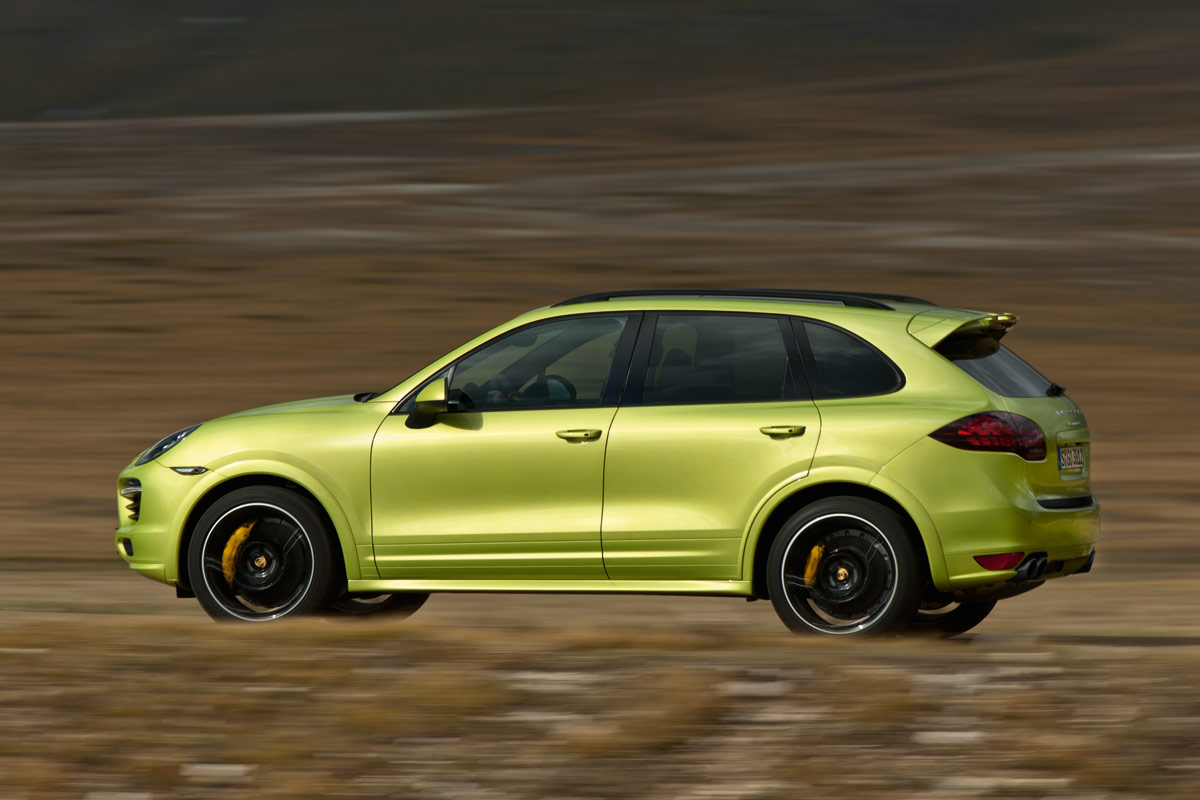 Porsche Cayenne GTS panning