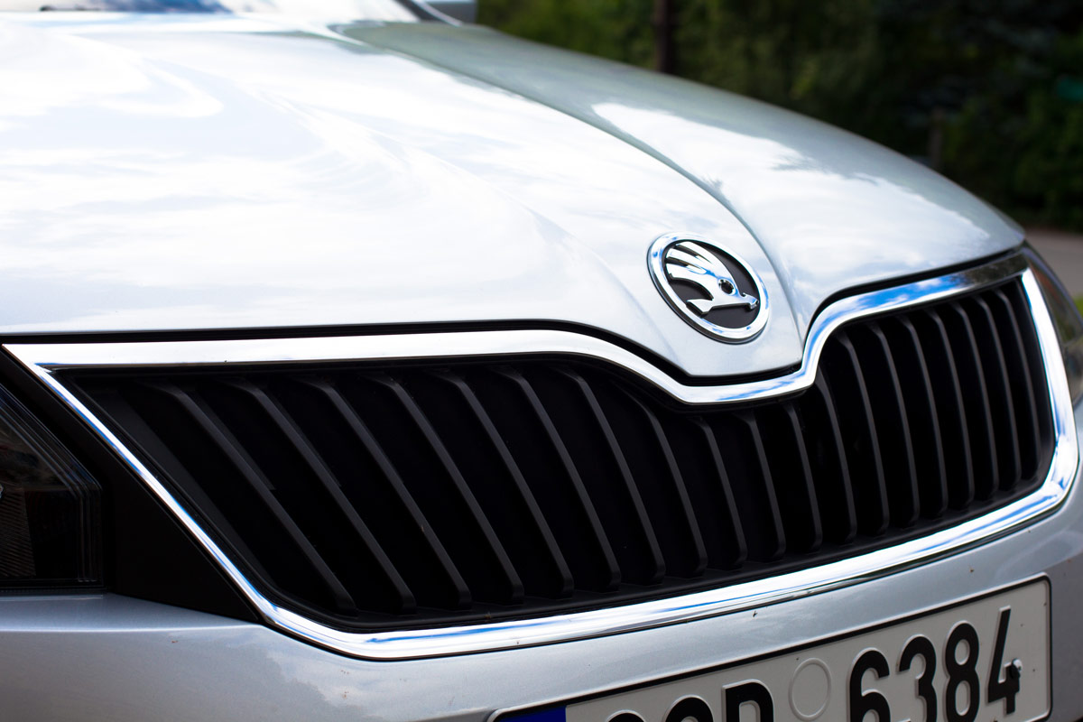 Skoda Rapid grille
