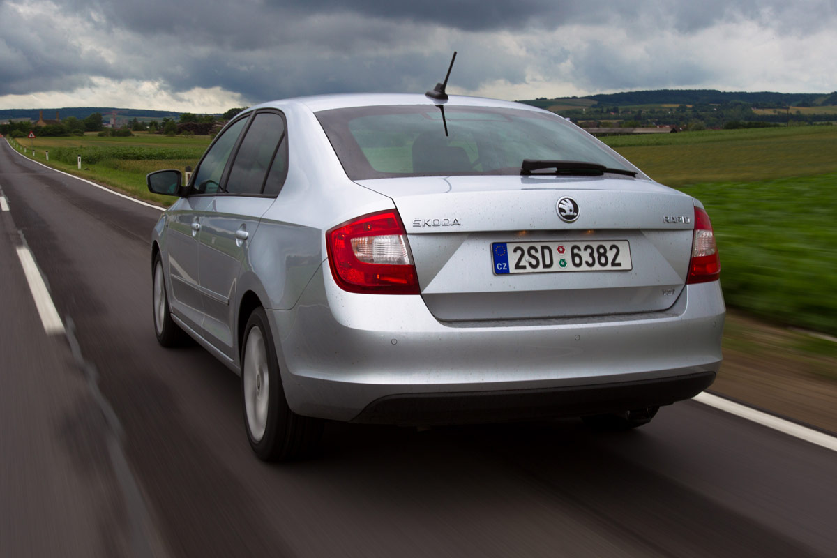 Skoda Rapid rear tracking
