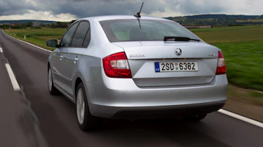 Skoda Rapid rear tracking