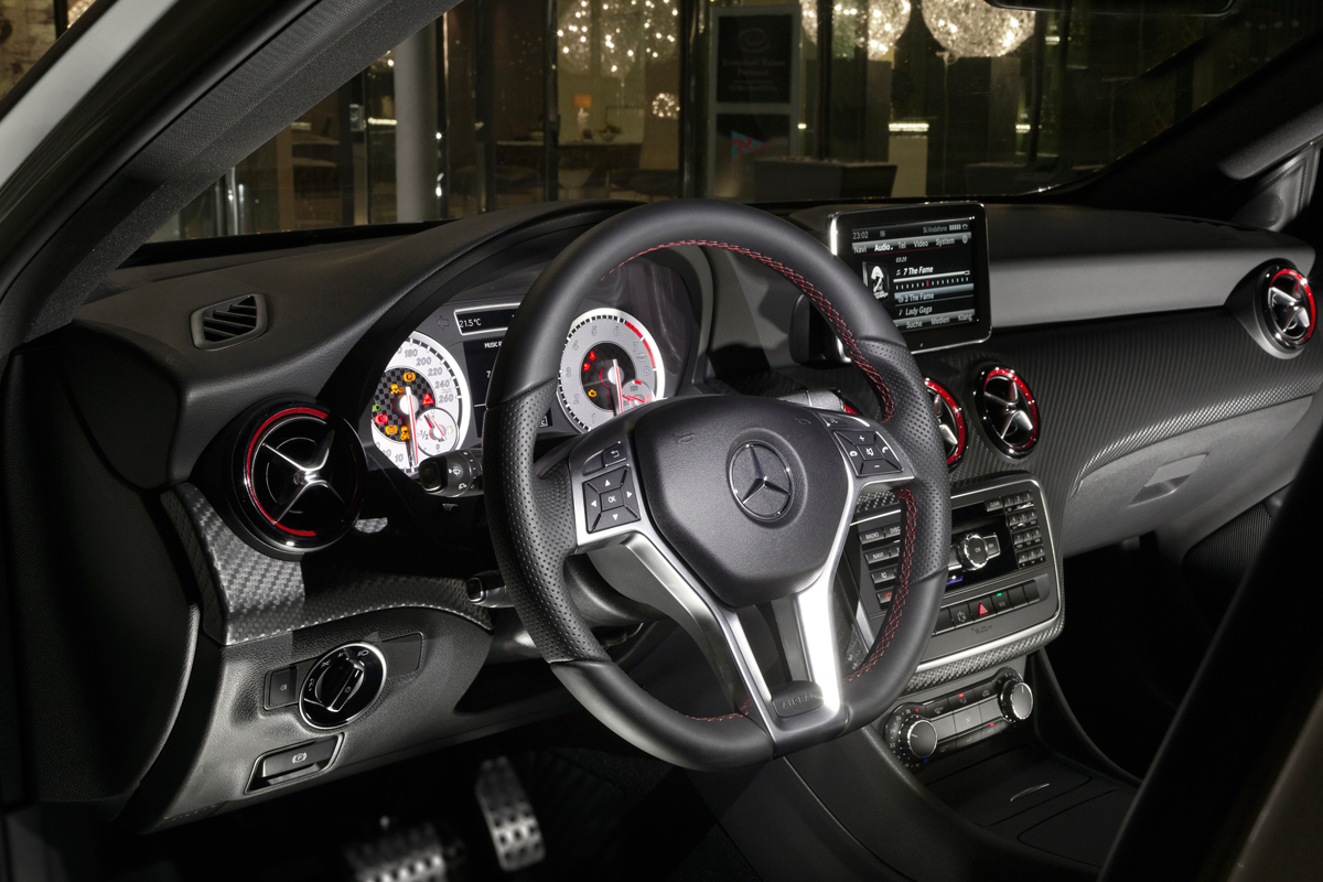 Mercedes A250 Sport dash
