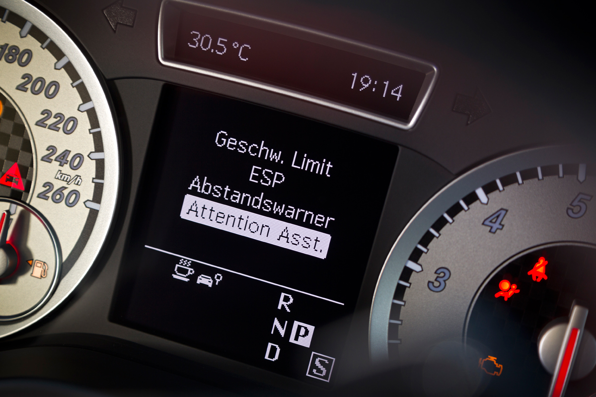 Mercedes A250 Sport dials