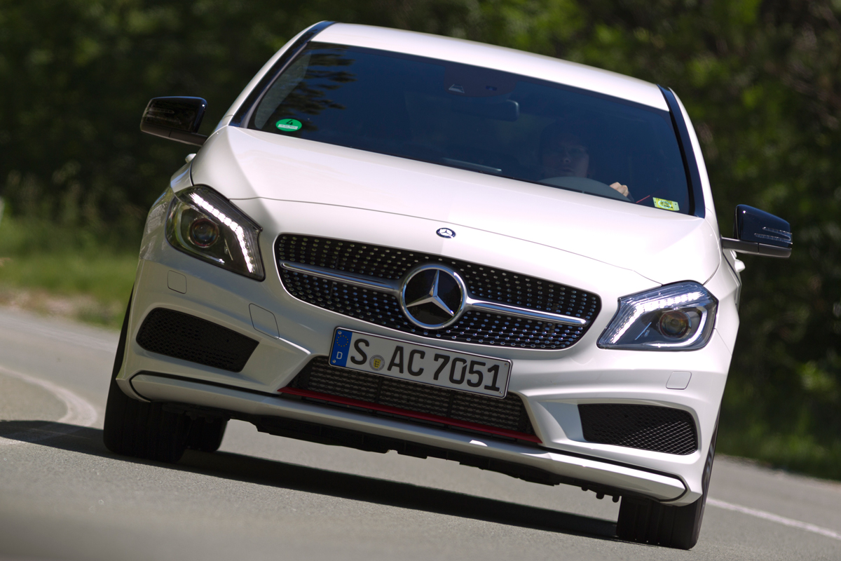 Mercedes A250 Sport front tracking