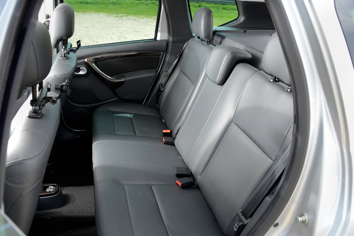 Dacia Duster rear interior