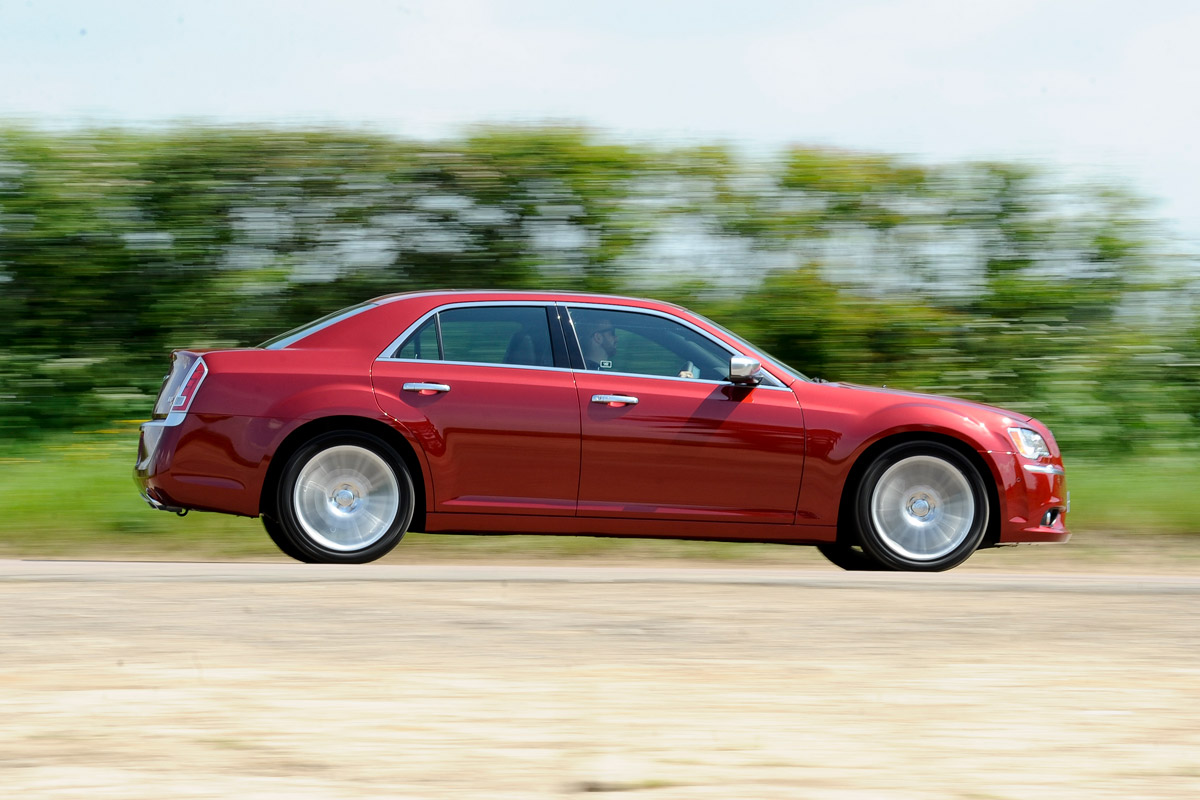 Chrysler 300C profile