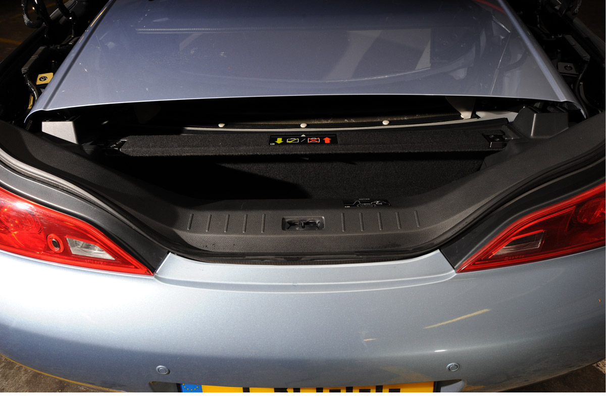 Infiniti G37 boot