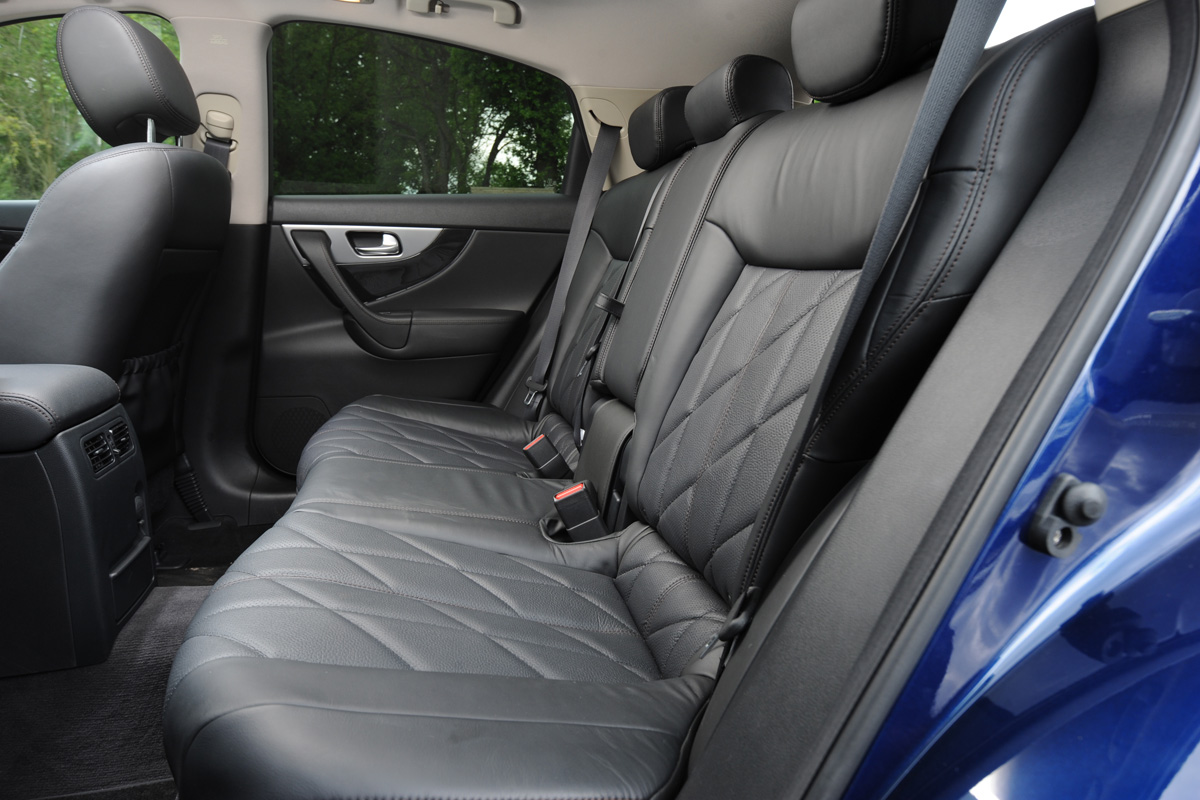 Infiniti FX rear seats