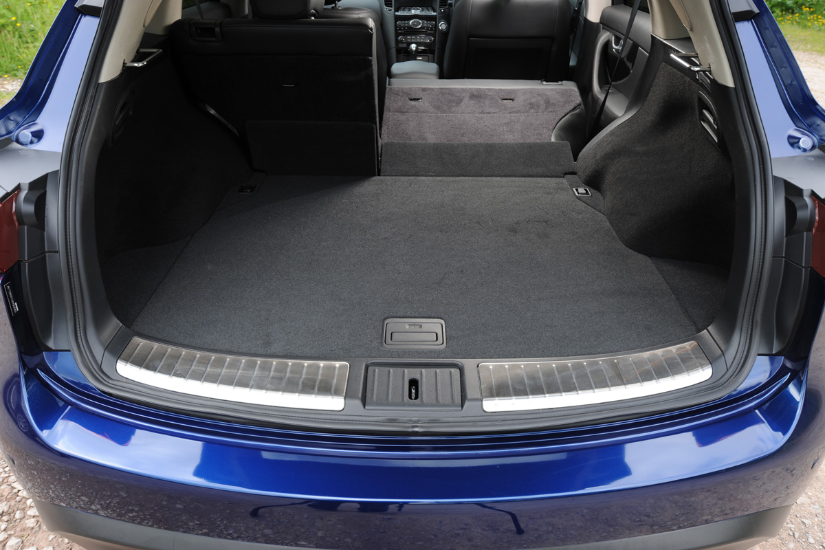 Infiniti FX boot