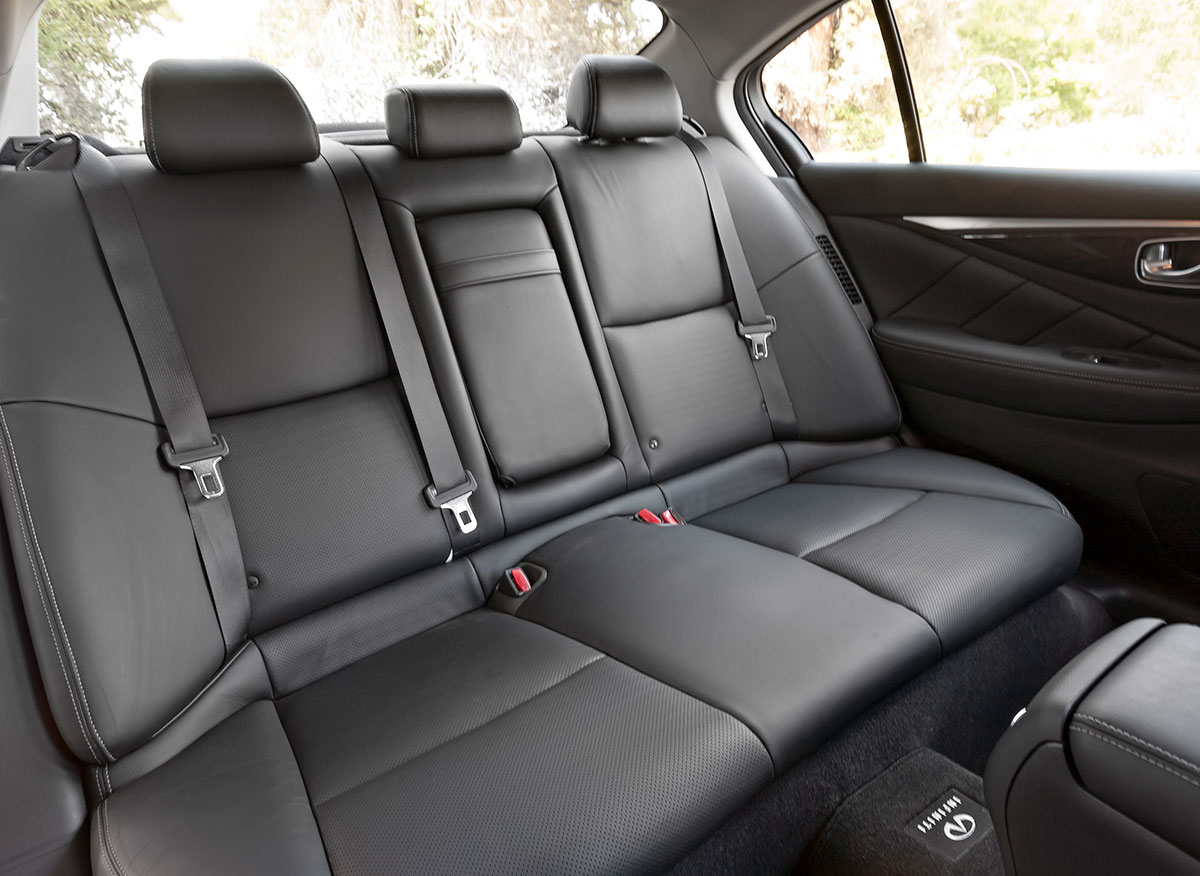 Infiniti Q50 S Hybrid Rear seats