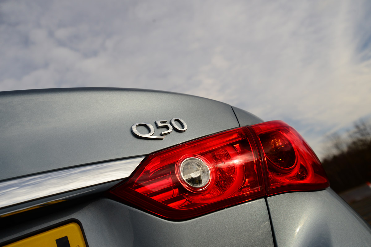 Infiniti Q50 diesel 2014 badge