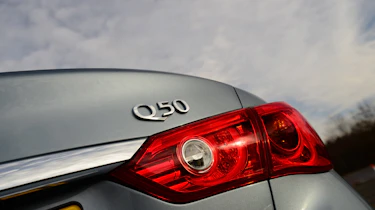 Infiniti Q50 diesel 2014 badge
