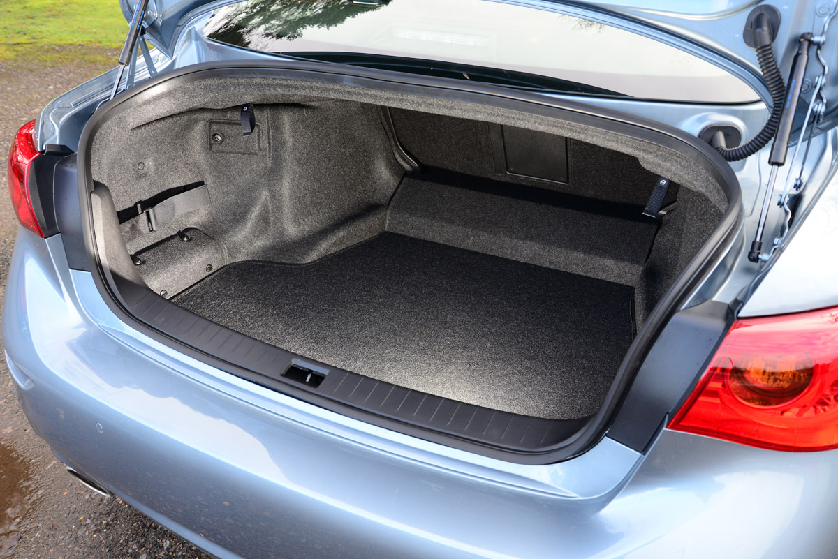 Infiniti Q50 diesel 2014 boot