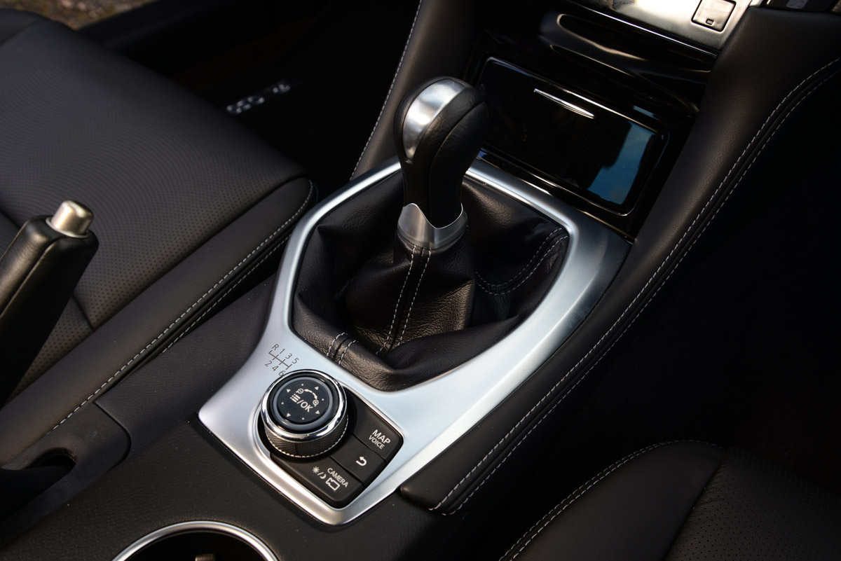 Infiniti Q50 diesel 2014 gearstick