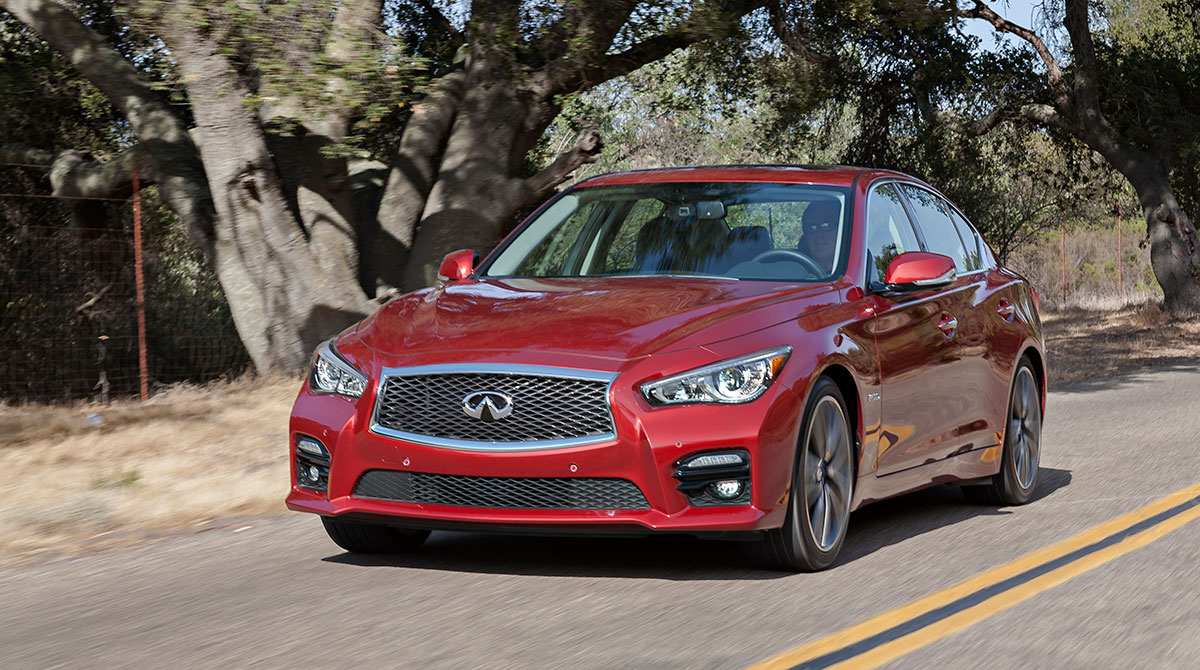 Infiniti Q50 S Hybrid Front action
