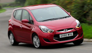 Hyundai ix20 front cornering