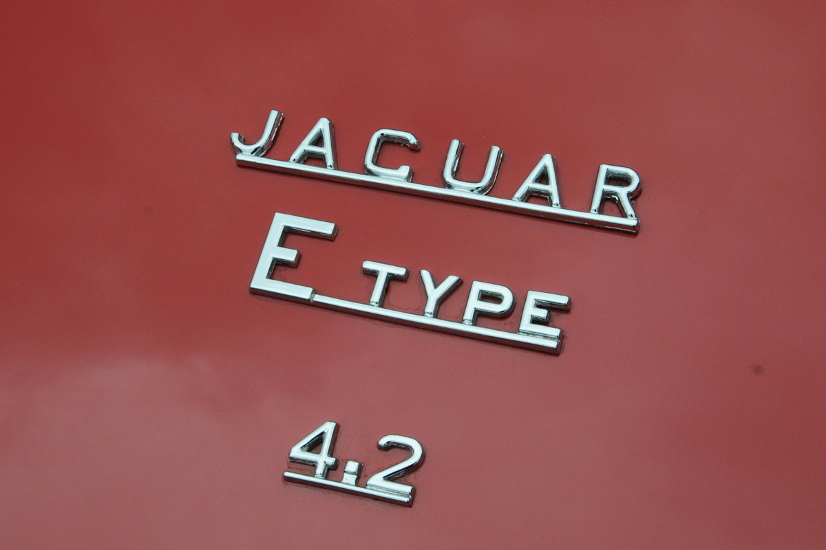 Jaguar E-Type badge