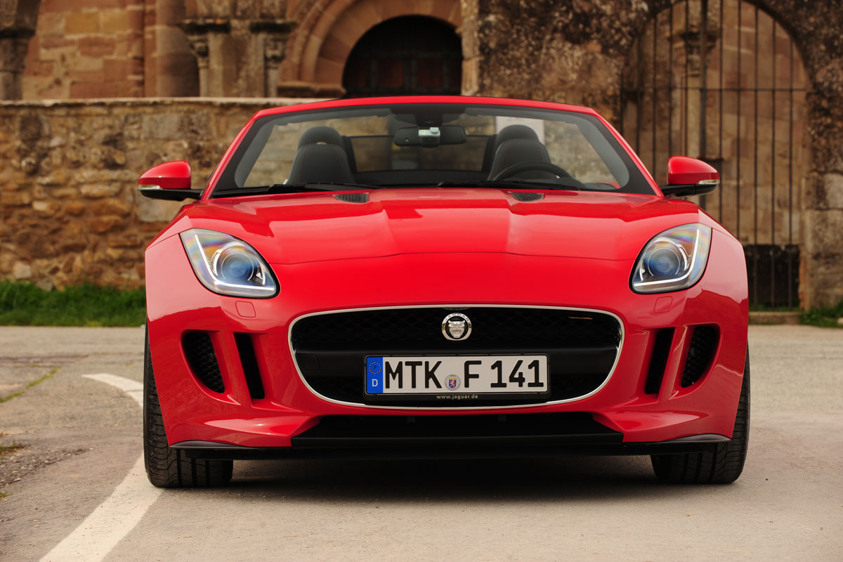 Jaguar F-Type front static