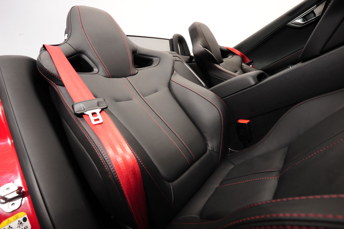 Jaguar F-Type seat