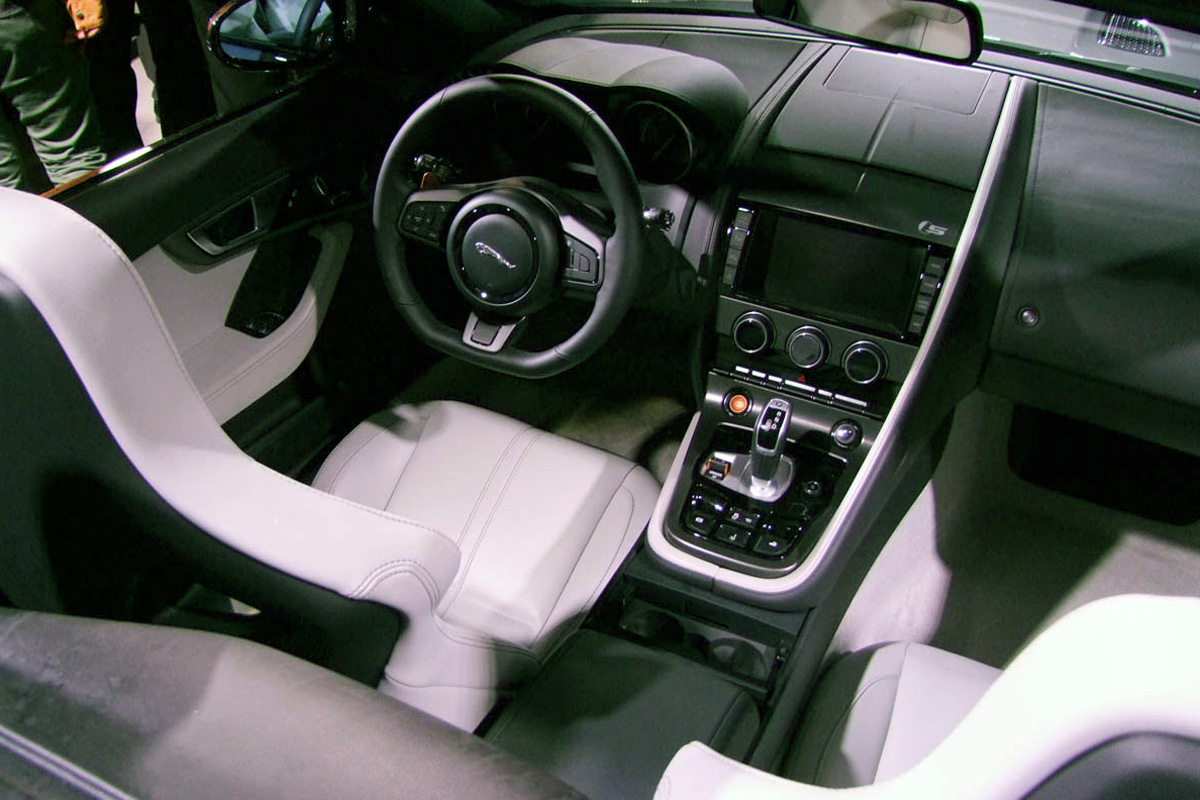Jaguar F-Type Roadster interior