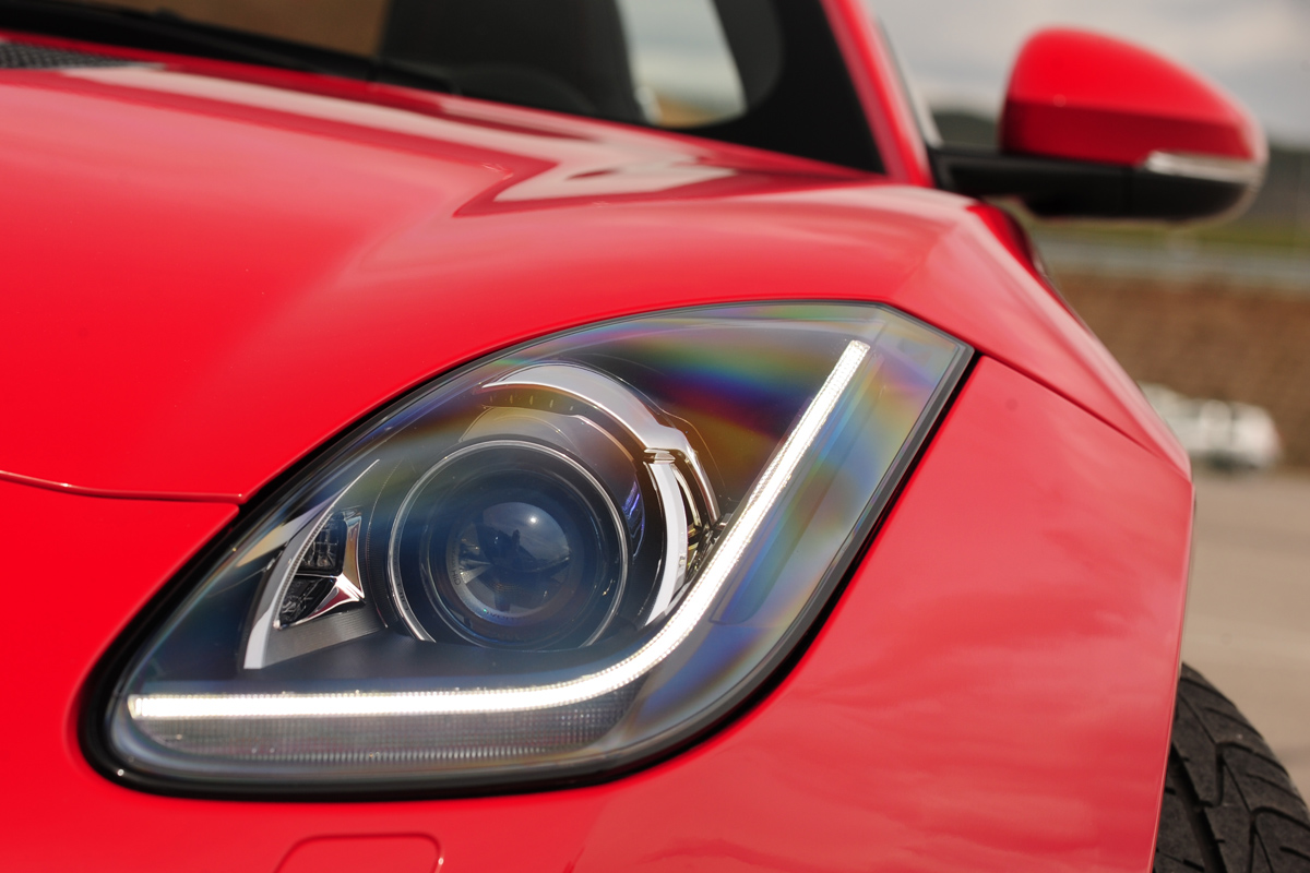 Jaguar F-Type S light