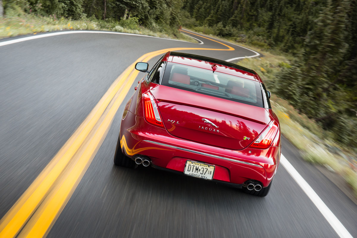 Jaguar XJR rear tracking