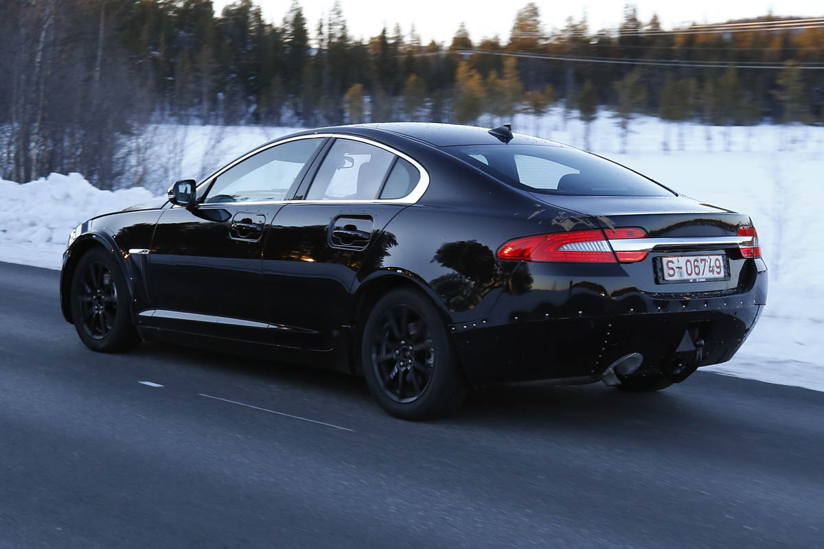 Jaguar XS rear three-quarter