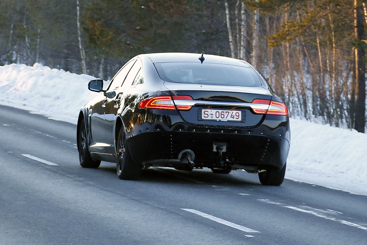 Jaguar XS rear