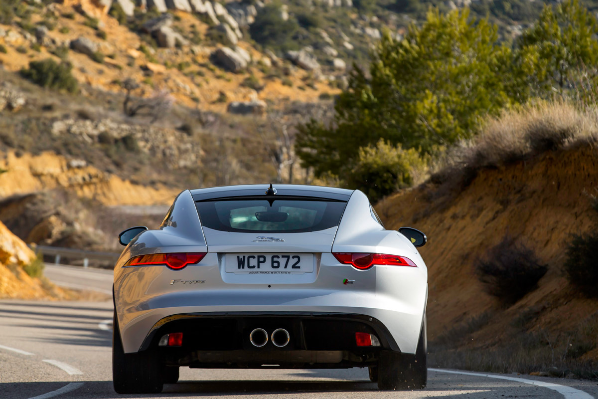 Jagaur F-Type Coupe 2014 rear