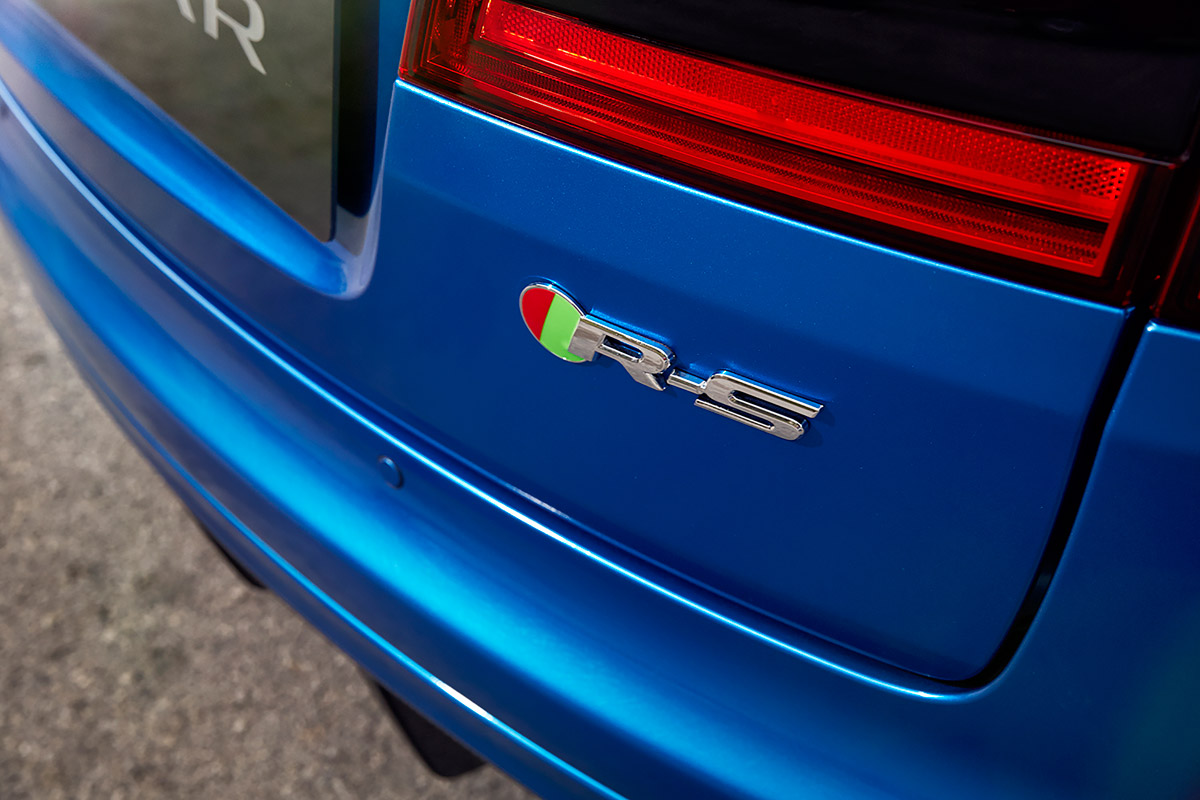 Jaguar XFR-S Sportbrake badge